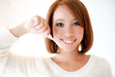 食後30分以内の歯磨きは虫歯のリスクを高める