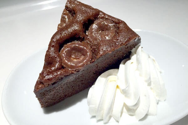 イケアレストランのスイーツ：マシュマロチョコケーキ