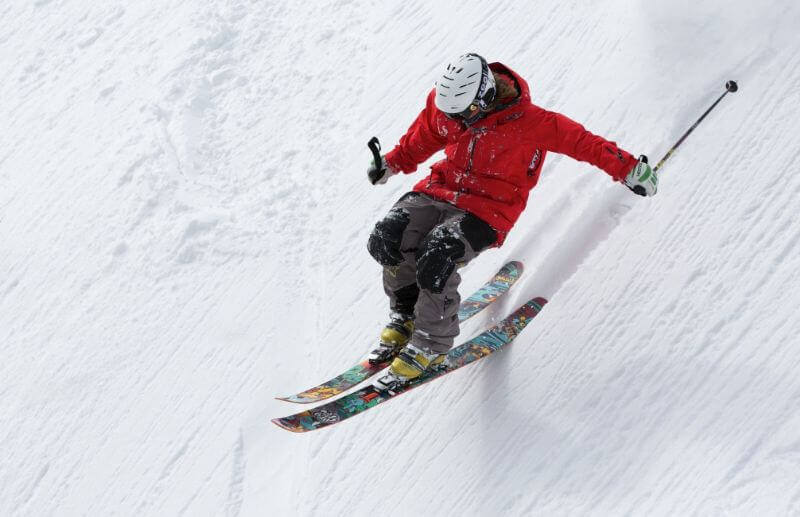 スキーやスポーツ全般ではビンディングが主流